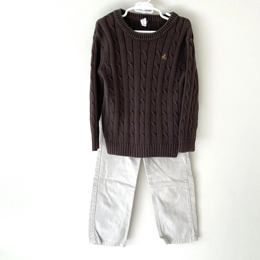 Gap brown cable knit sweater with khaki pants 4